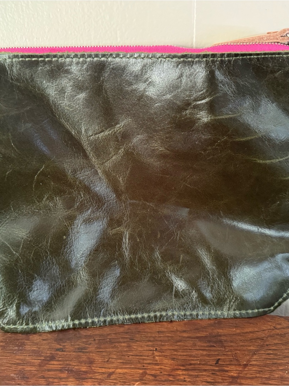 Meanwhile Back On The Farm green Leather Wristlet - Picture 5 of 8